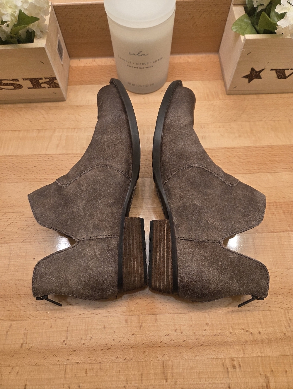 Born Kerri Ankle Boots Brown Suede Leather Womens Size 9.5 - Picture 8 of 11